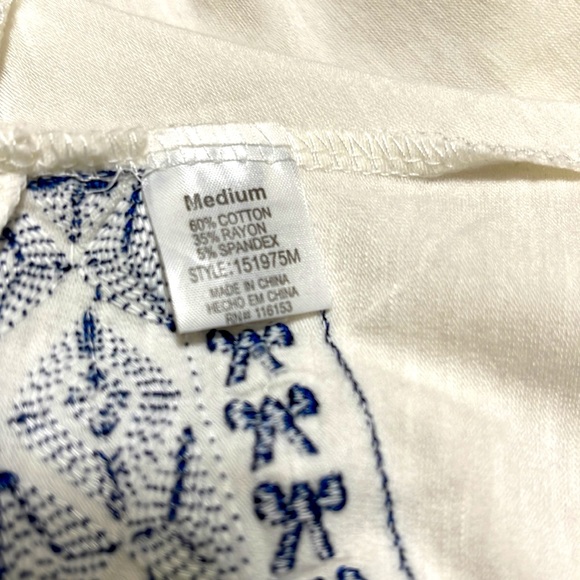 BNWT THYME & HONEY WHITE DOLMAN SLEEVE NAVY BLUE EMBROIDERED TUNIC TOP - Picture 10 of 11